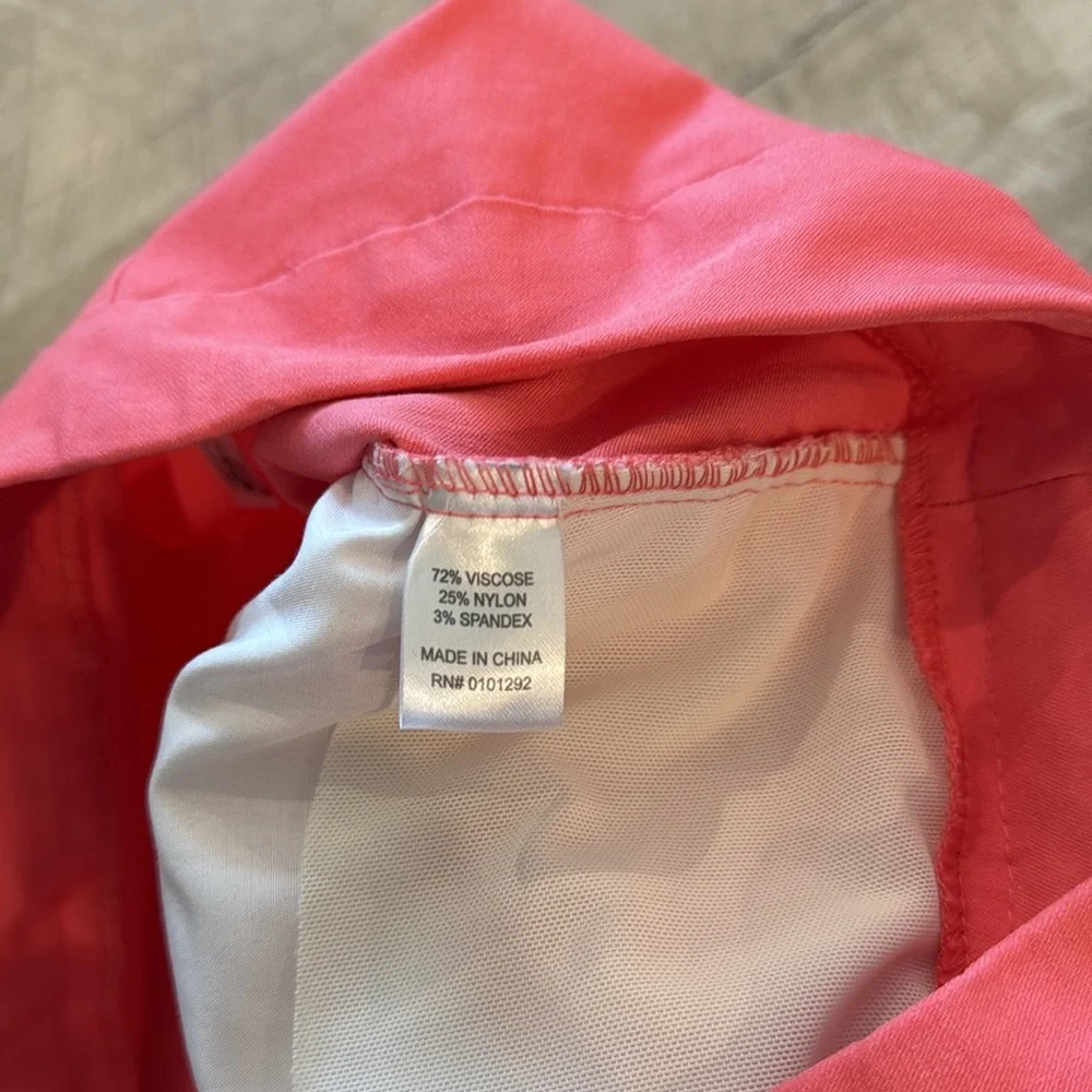 Lulu B Coral Bermuda Shorts Tailored. Size 4 - Picture 5 of 5